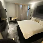 Ibis Est Pontlieue 3*