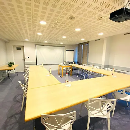 Ibis Est Pontlieue فندق 3*