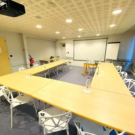 Ibis Est Pontlieue 3*