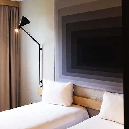 Ibis Est Pontlieue Hotel 3*