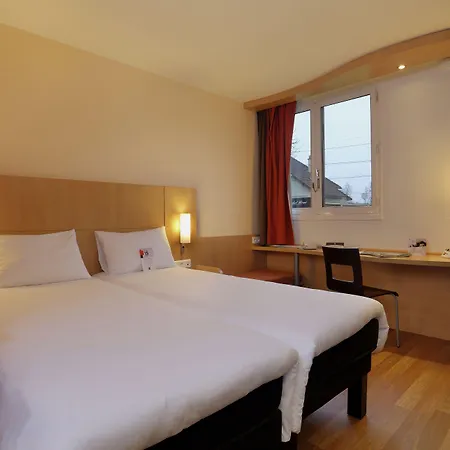 Ibis Est Pontlieue Hotel 3*