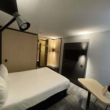 Ibis Est Pontlieue Hotell 3*