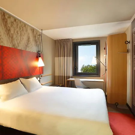 Ibis Est Pontlieue Hotel