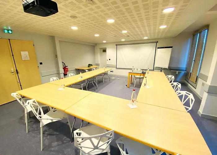 Ibis Est Pontlieue 3*