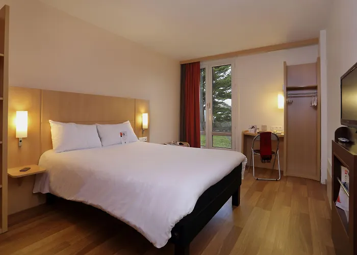 Ibis Est Pontlieue 3*