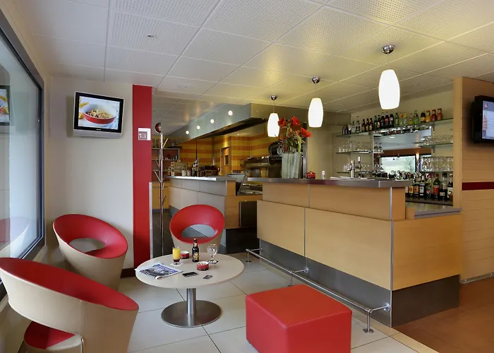 Ibis Est Pontlieue Hotel 3*