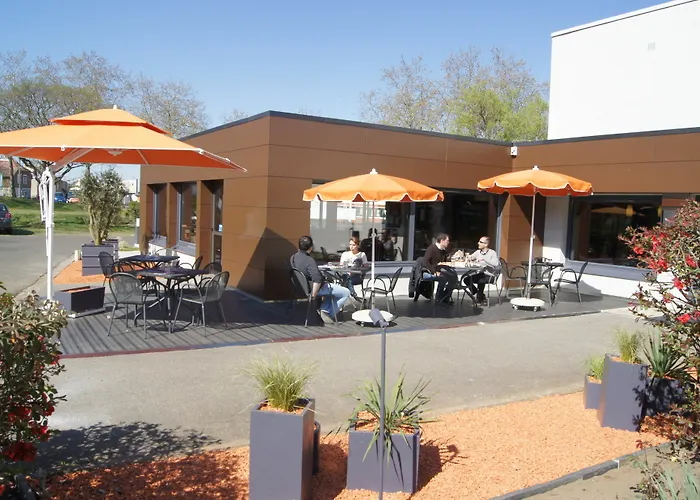 Ibis Est Pontlieue Hotel 3*